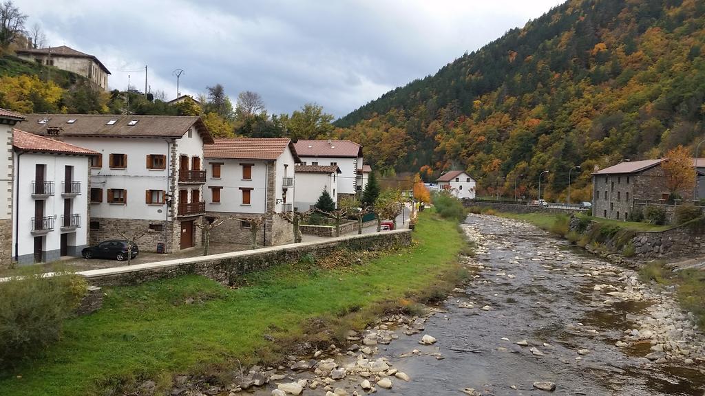 Albergue Armaia Artepea Urzainqui Εξωτερικό φωτογραφία