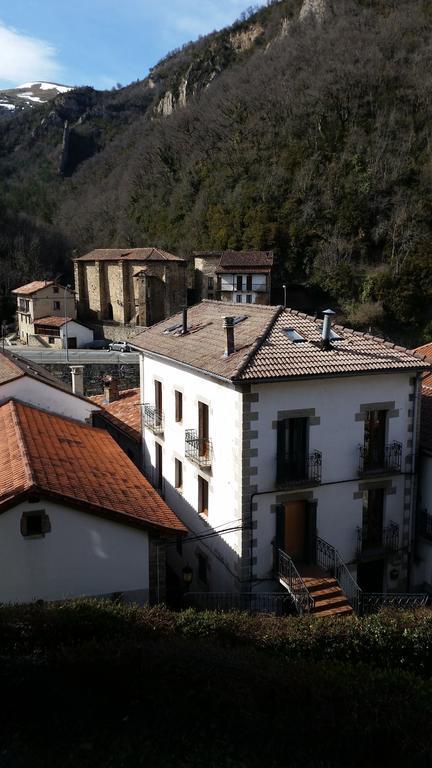 Albergue Armaia Artepea Urzainqui Εξωτερικό φωτογραφία